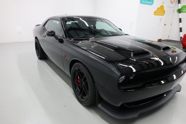 Dodge Challenger Vehicle Full-screen Gallery Image 54