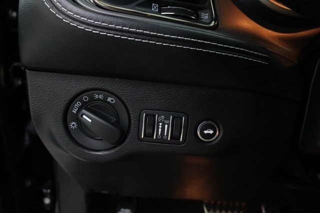 Dodge Challenger Vehicle Full-screen Gallery Image 68