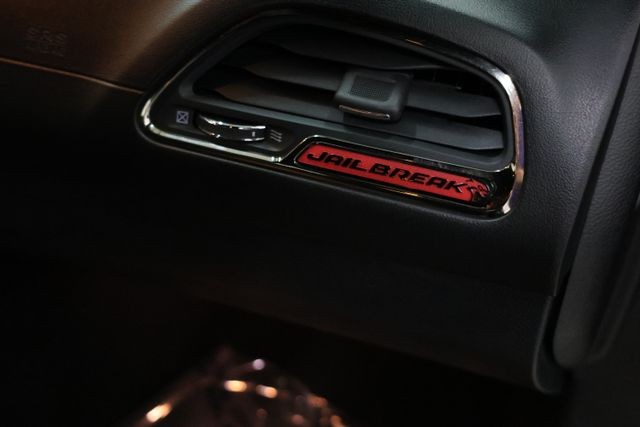 Dodge Challenger Vehicle Full-screen Gallery Image 69