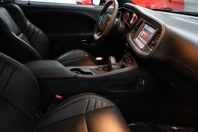 Dodge Challenger Vehicle Full-screen Gallery Image 82