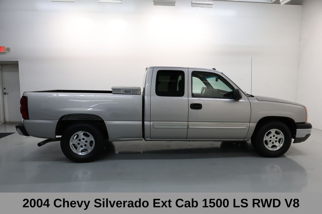 Chevrolet Silverado 1500 Vehicle Full-screen Gallery Image 04