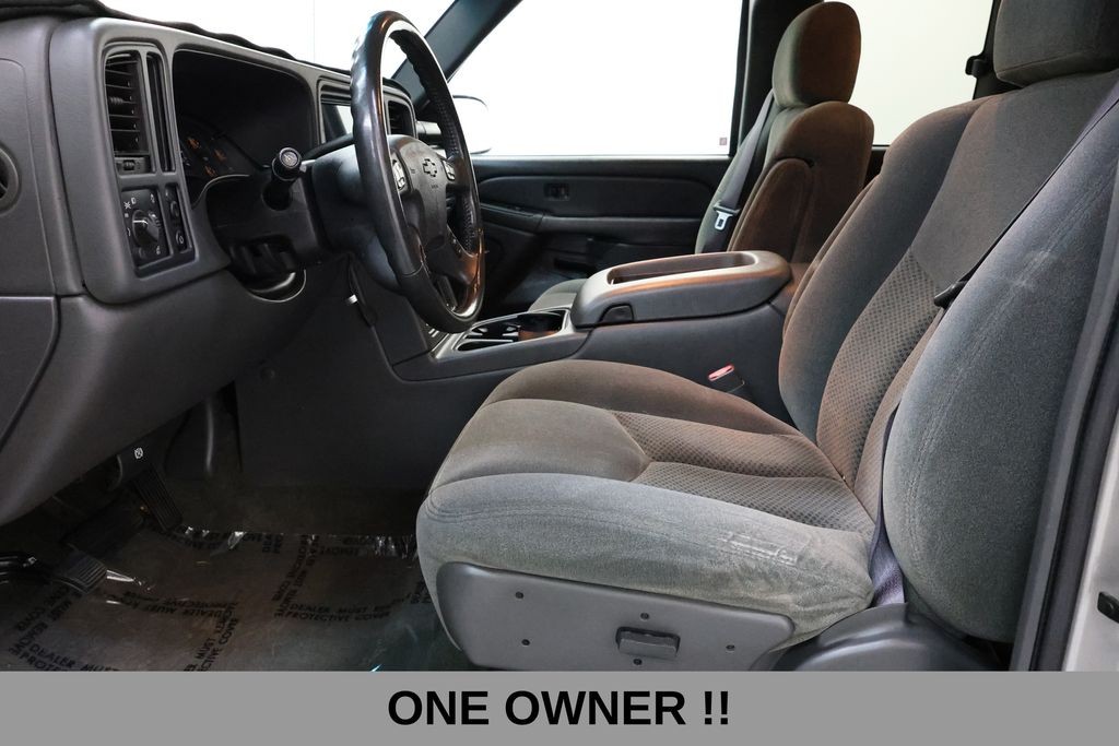 Chevrolet Silverado 1500 Vehicle Full-screen Gallery Image 09