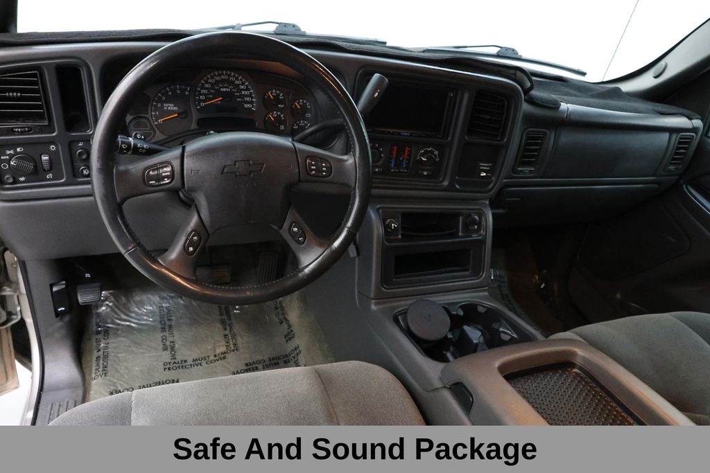 Chevrolet Silverado 1500 Vehicle Full-screen Gallery Image 11