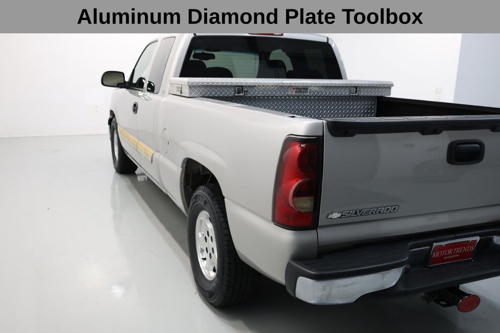 Chevrolet Silverado 1500 Vehicle Full-screen Gallery Image 12