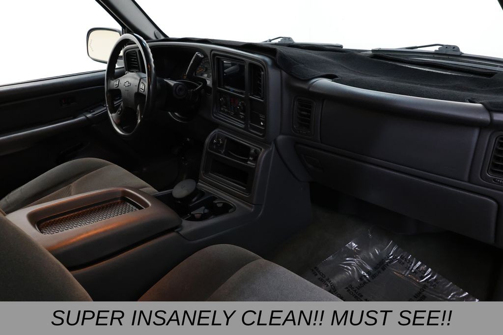 Chevrolet Silverado 1500 Vehicle Full-screen Gallery Image 14