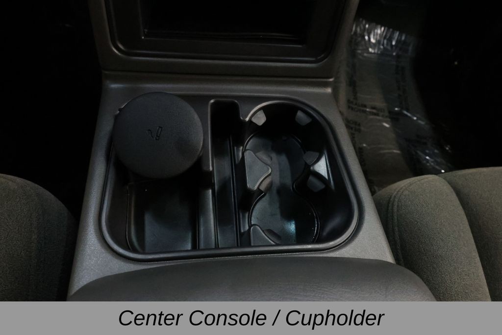 Chevrolet Silverado 1500 Vehicle Full-screen Gallery Image 18