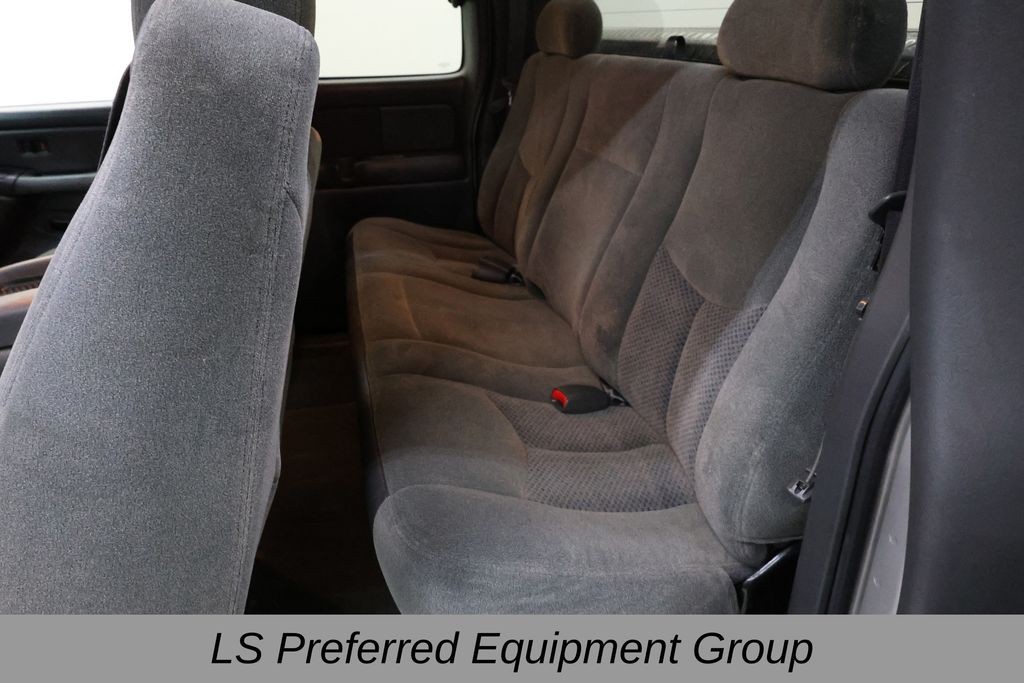 Chevrolet Silverado 1500 Vehicle Full-screen Gallery Image 23