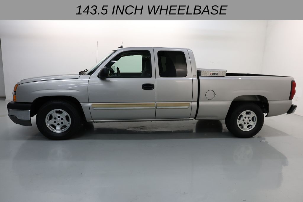 Chevrolet Silverado 1500 Vehicle Full-screen Gallery Image 28