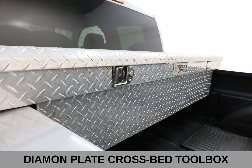 Chevrolet Silverado 1500 Vehicle Full-screen Gallery Image 30