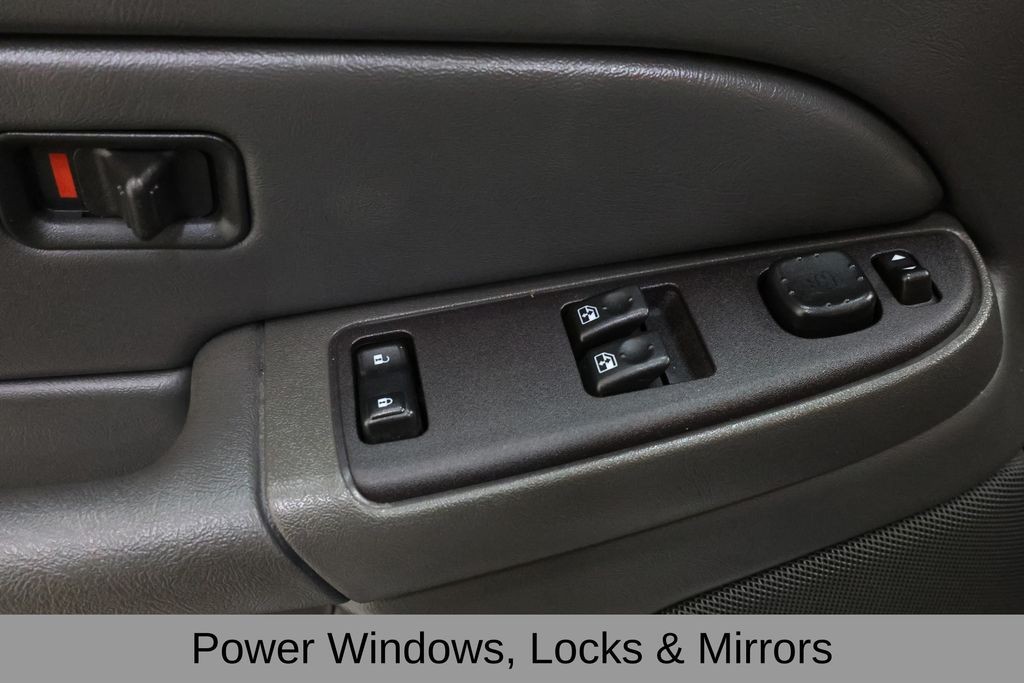Chevrolet Silverado 1500 Vehicle Full-screen Gallery Image 33