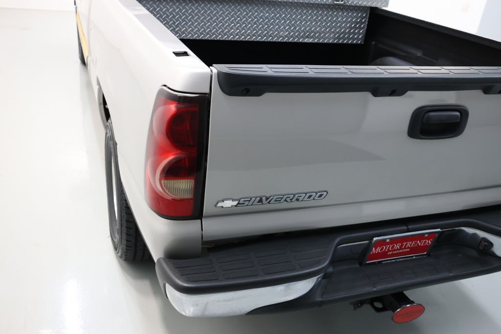 Chevrolet Silverado 1500 Vehicle Full-screen Gallery Image 46