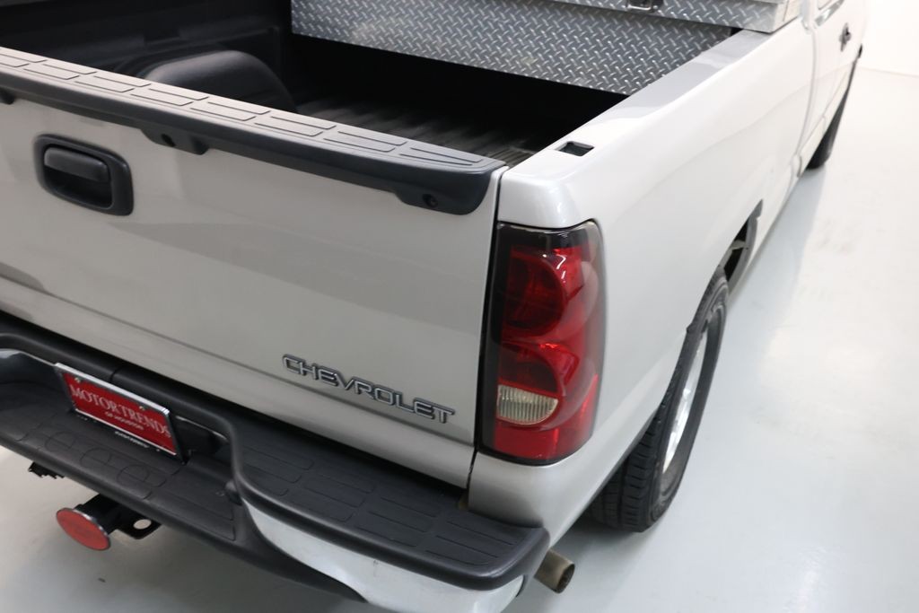 Chevrolet Silverado 1500 Vehicle Full-screen Gallery Image 48