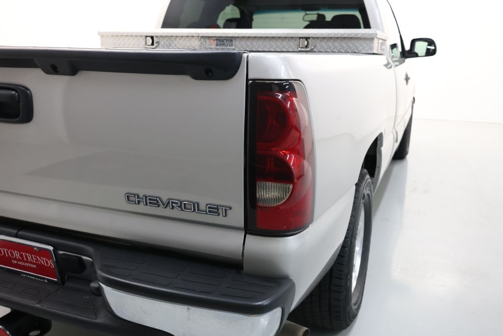 Chevrolet Silverado 1500 Vehicle Full-screen Gallery Image 49