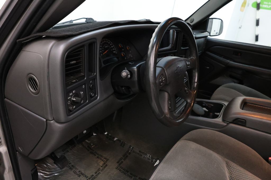Chevrolet Silverado 1500 Vehicle Full-screen Gallery Image 52