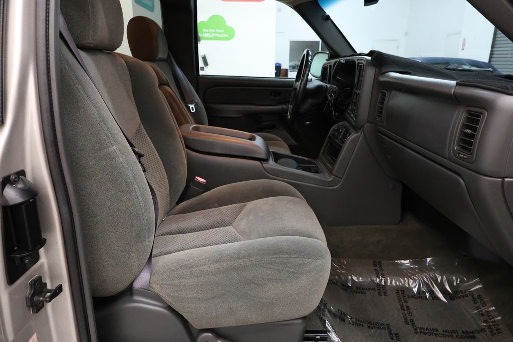 Chevrolet Silverado 1500 Vehicle Full-screen Gallery Image 56