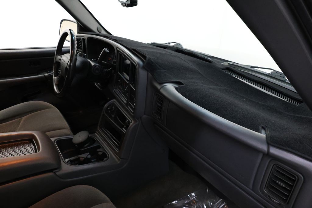 Chevrolet Silverado 1500 Vehicle Full-screen Gallery Image 63