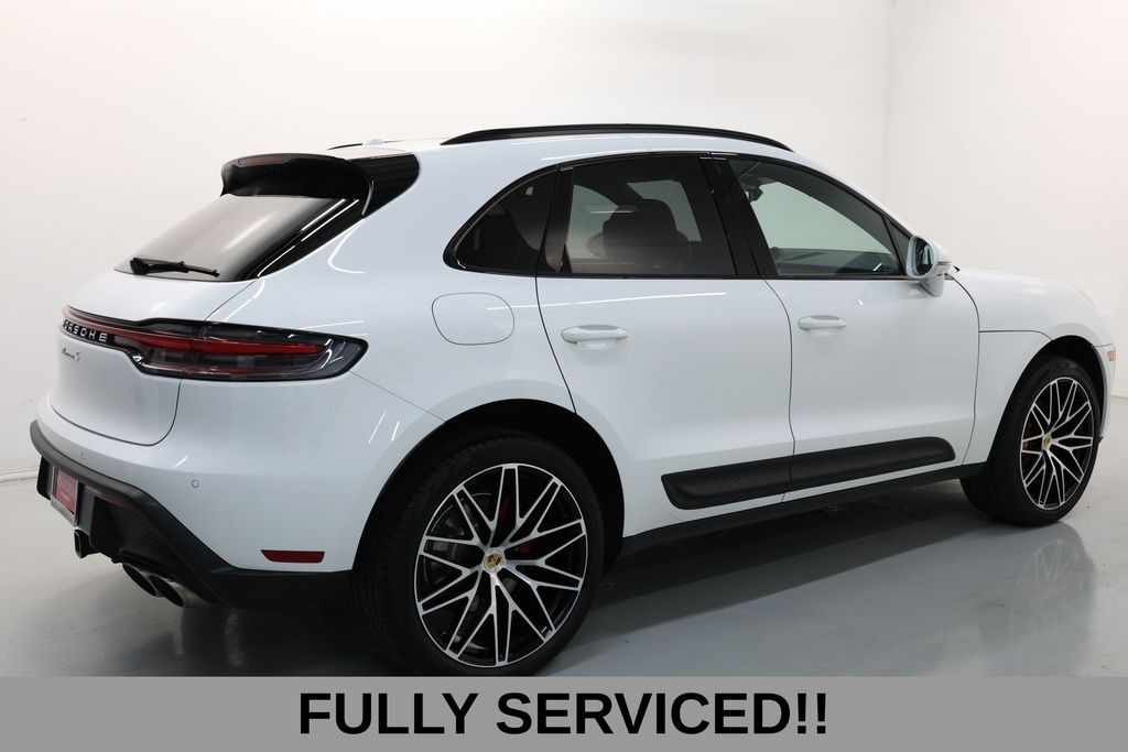 Porsche Macan Vehicle Full-screen Gallery Image 06