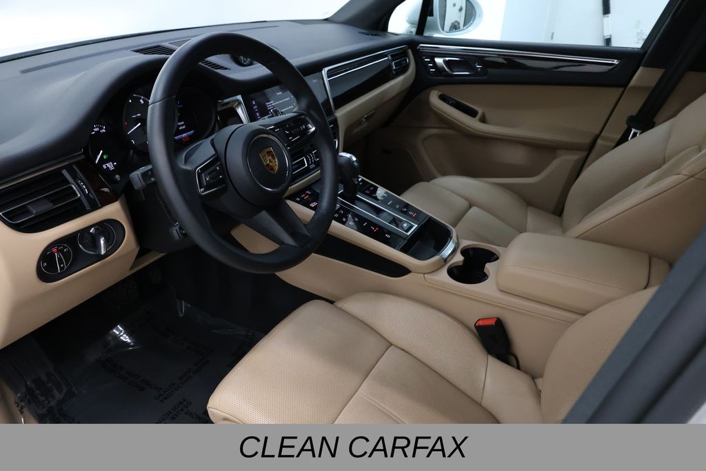 Porsche Macan Vehicle Full-screen Gallery Image 10