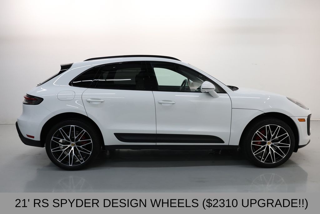 Porsche Macan Vehicle Full-screen Gallery Image 14