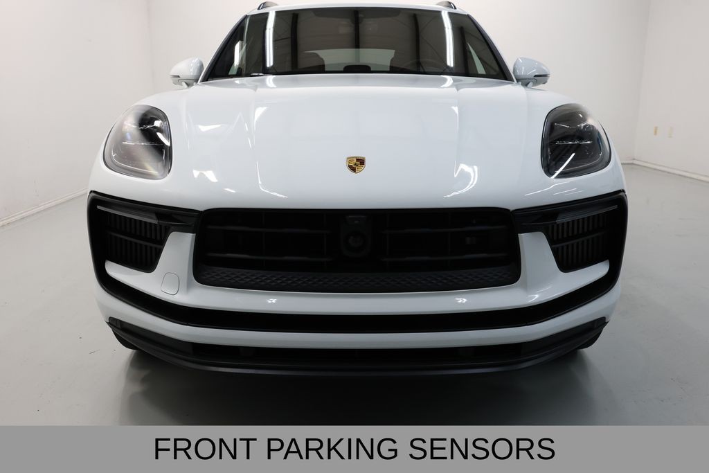 Porsche Macan Vehicle Full-screen Gallery Image 26
