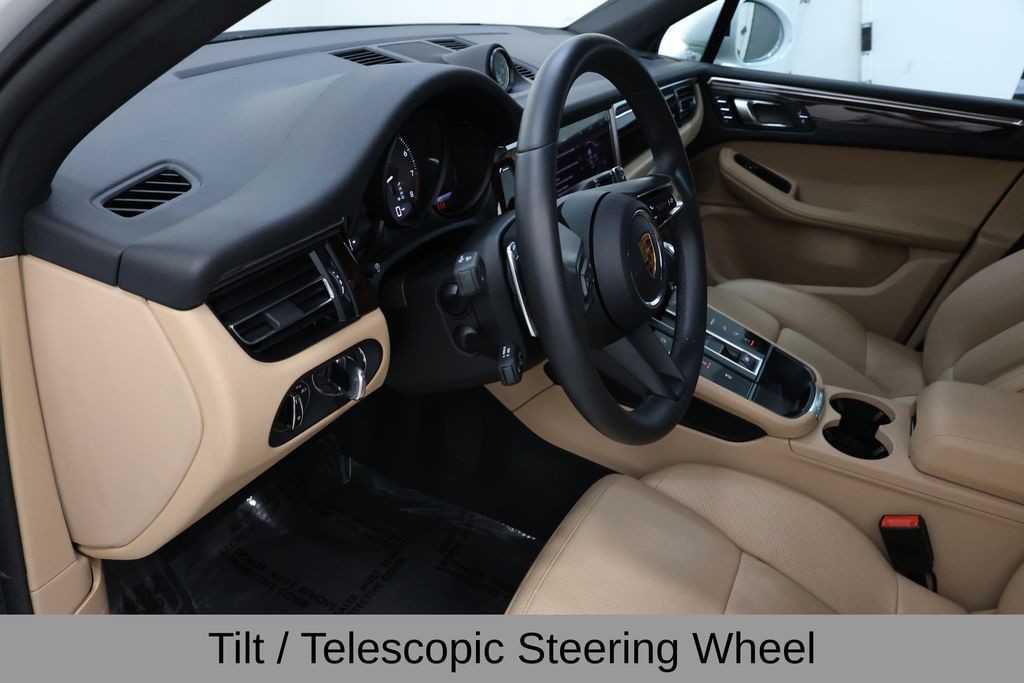 Porsche Macan Vehicle Full-screen Gallery Image 36