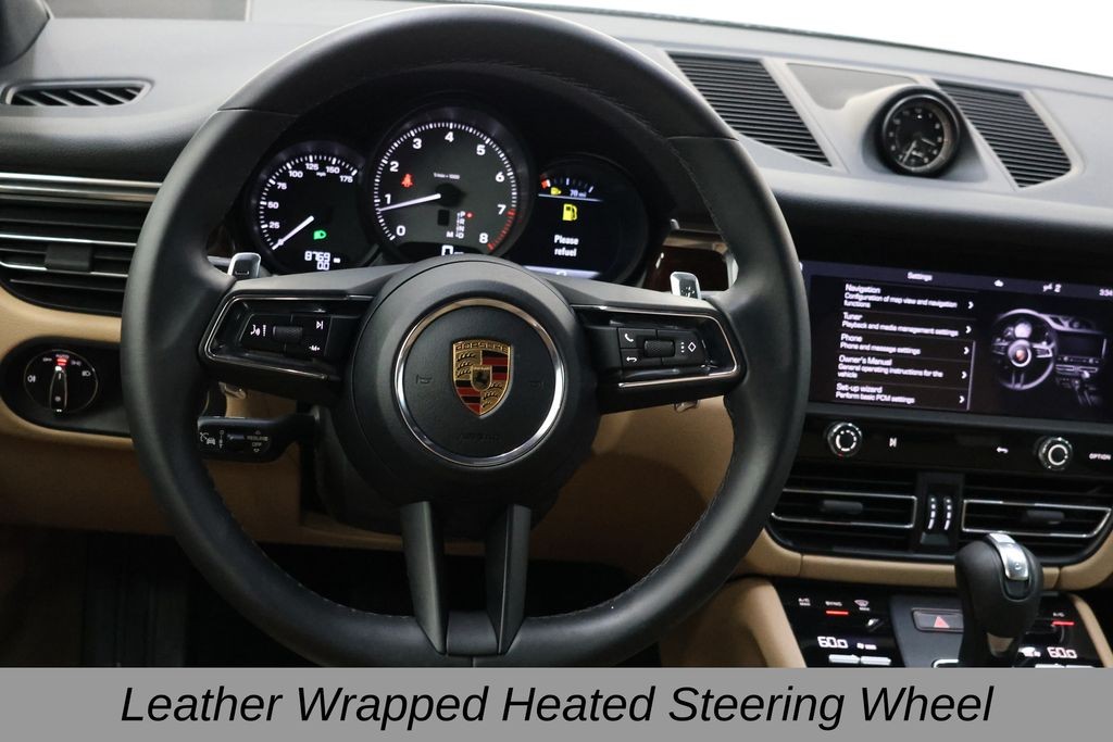 Porsche Macan Vehicle Full-screen Gallery Image 38