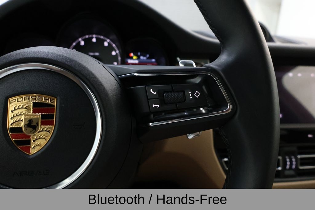 Porsche Macan Vehicle Full-screen Gallery Image 40