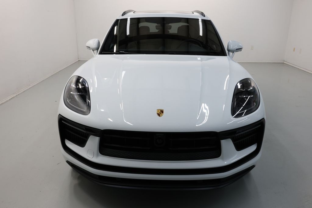 Porsche Macan Vehicle Full-screen Gallery Image 54
