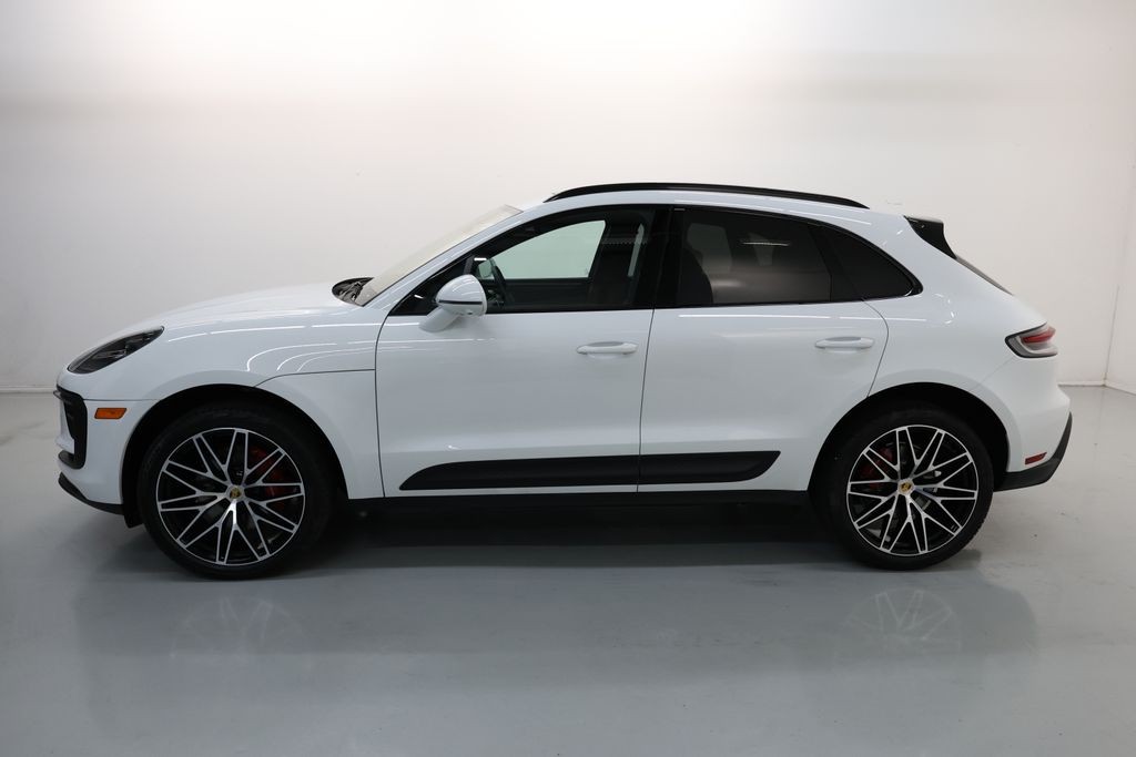 Porsche Macan Vehicle Full-screen Gallery Image 55