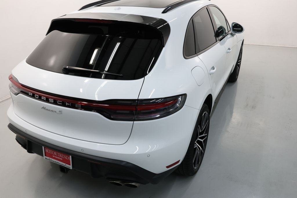 Porsche Macan Vehicle Full-screen Gallery Image 59