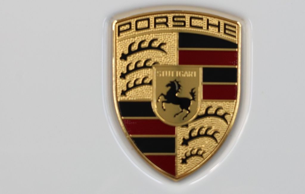 Porsche Macan Vehicle Full-screen Gallery Image 61