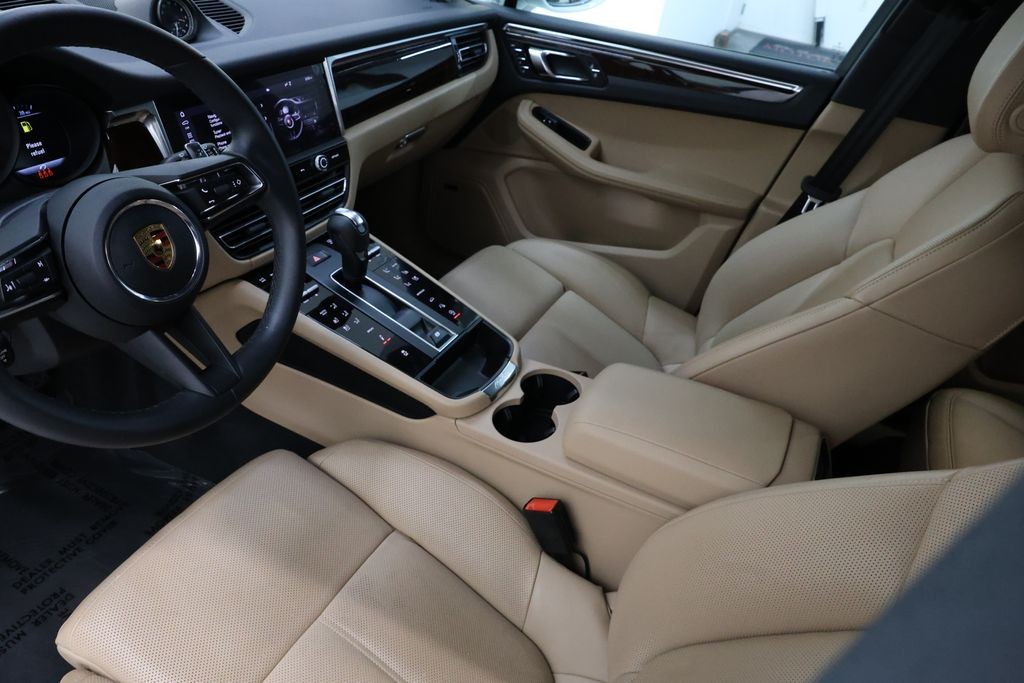 Porsche Macan Vehicle Full-screen Gallery Image 66