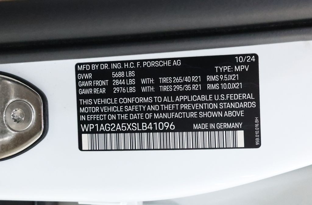 Porsche Macan Vehicle Full-screen Gallery Image 83
