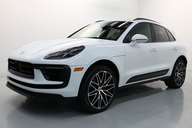 more details - porsche macan