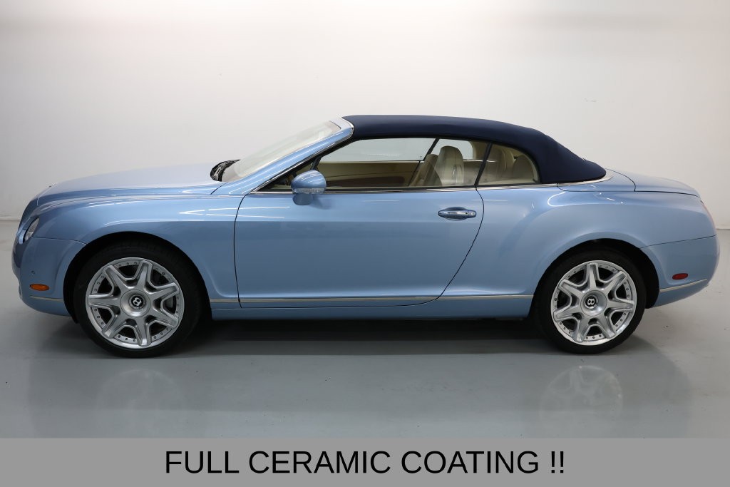 Bentley Continental GTC Vehicle Full-screen Gallery Image 11