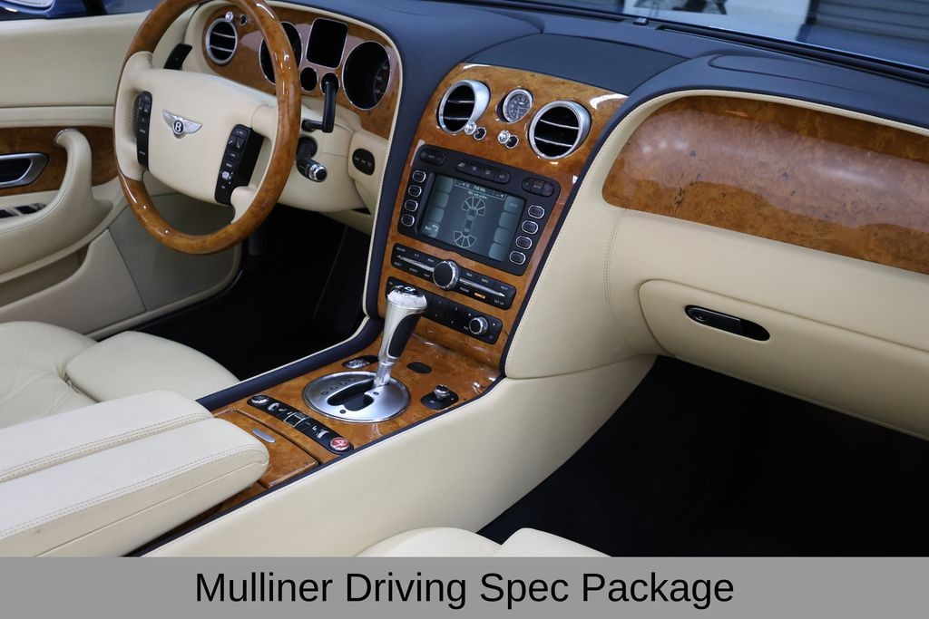 Bentley Continental GTC Vehicle Full-screen Gallery Image 13