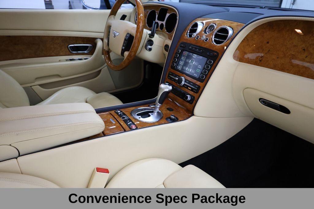 Bentley Continental GTC Vehicle Full-screen Gallery Image 15