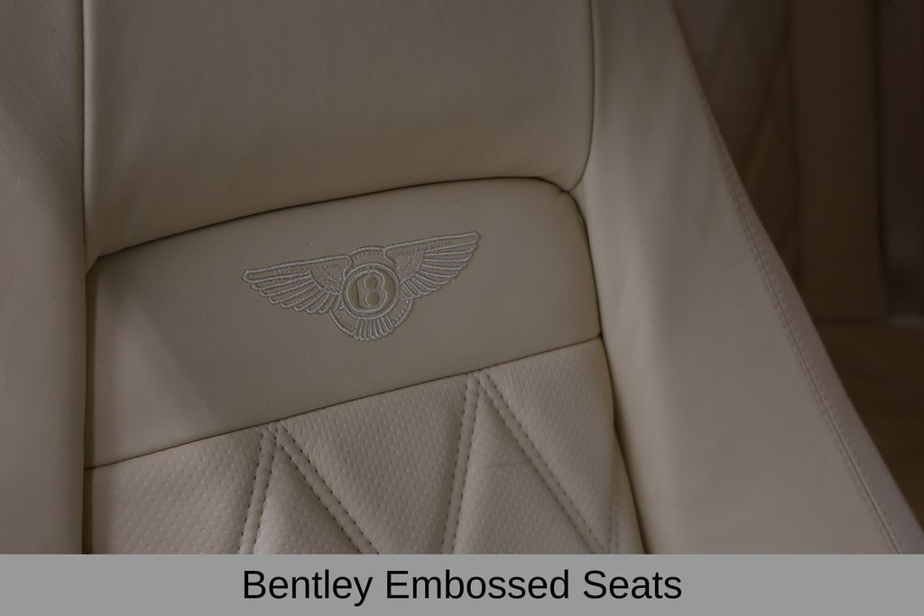 Bentley Continental GTC Vehicle Full-screen Gallery Image 17