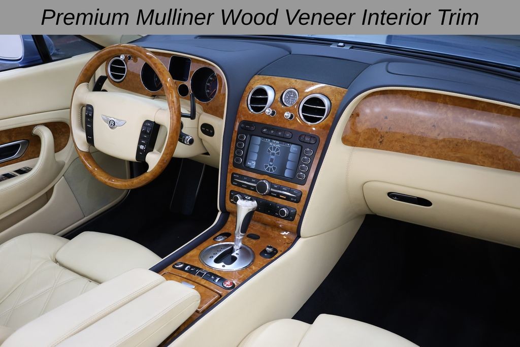 Bentley Continental GTC Vehicle Full-screen Gallery Image 18
