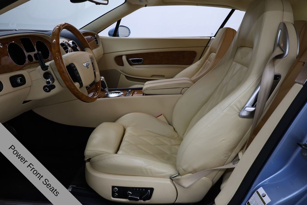 Bentley Continental GTC Vehicle Full-screen Gallery Image 27