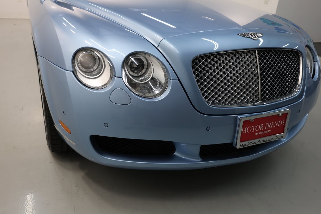 Bentley Continental GTC Vehicle Full-screen Gallery Image 55