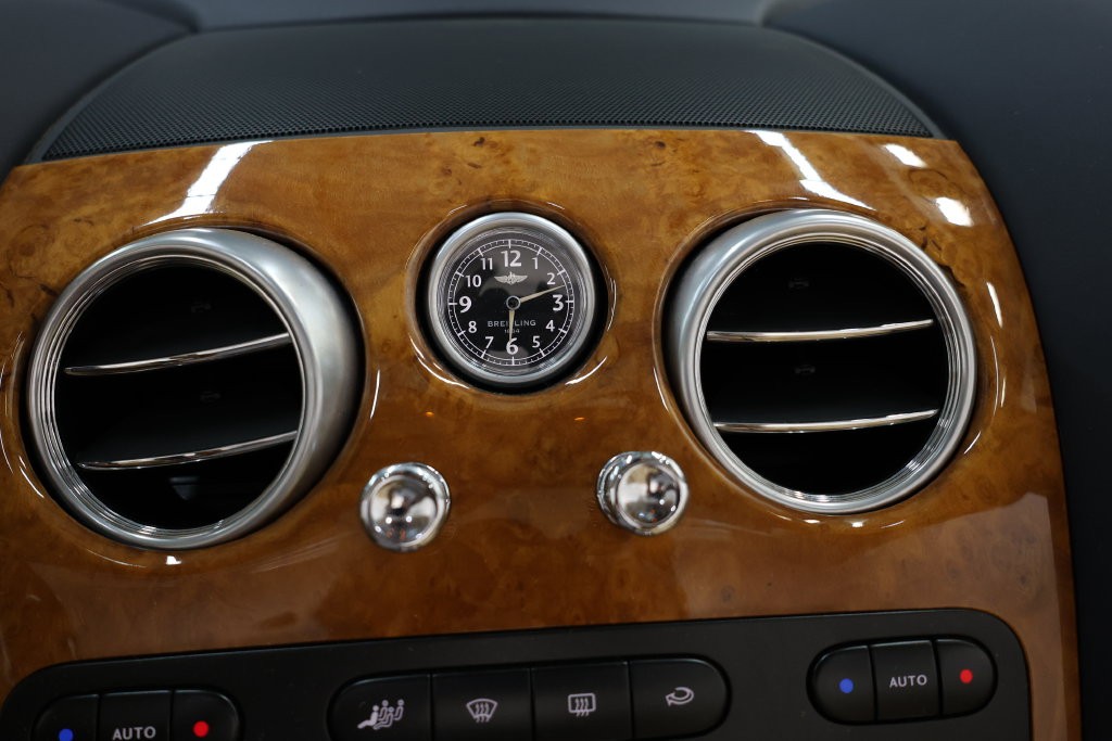 Bentley Continental GTC Vehicle Full-screen Gallery Image 77