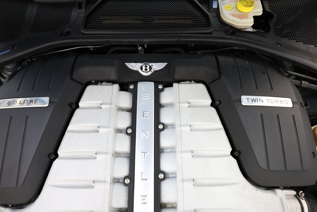 Bentley Continental GTC Vehicle Full-screen Gallery Image 85
