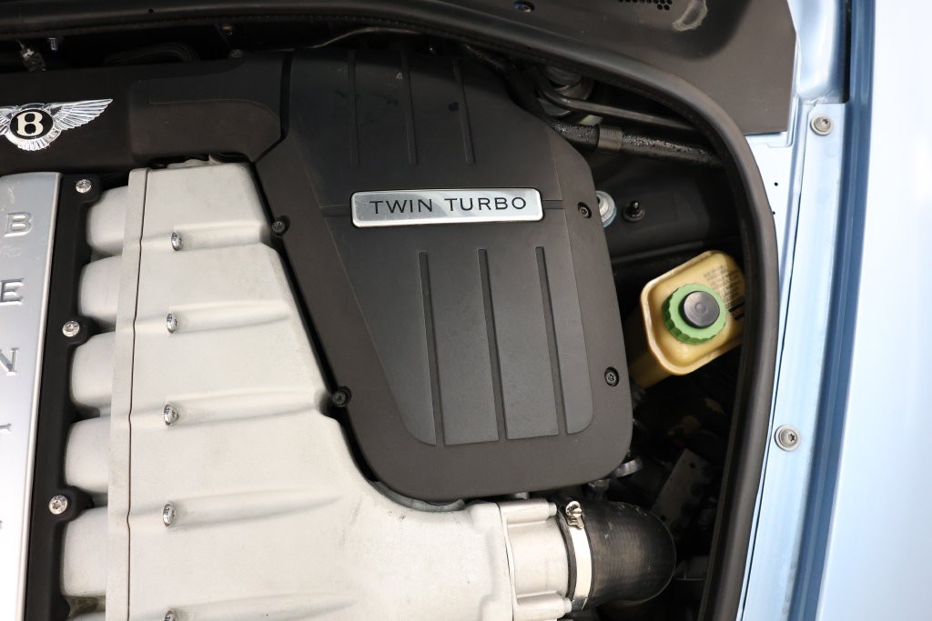 Bentley Continental GTC Vehicle Full-screen Gallery Image 87