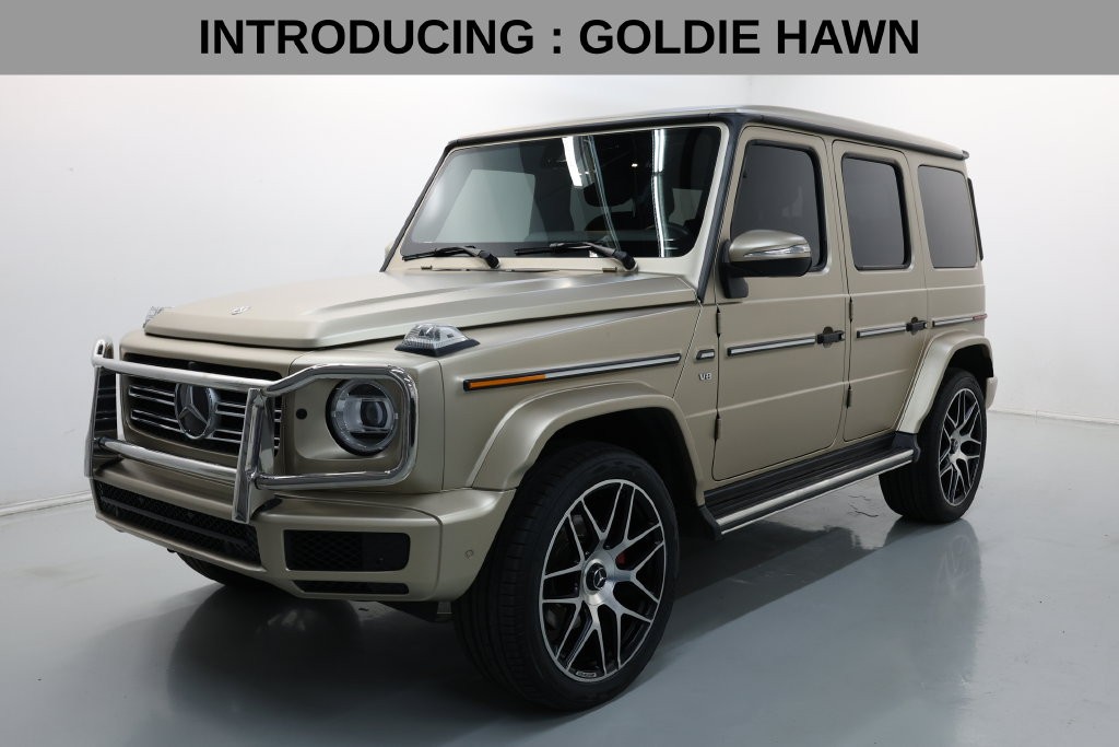 Mercedes-Benz G-Class Vehicle Full-screen Gallery Image 02