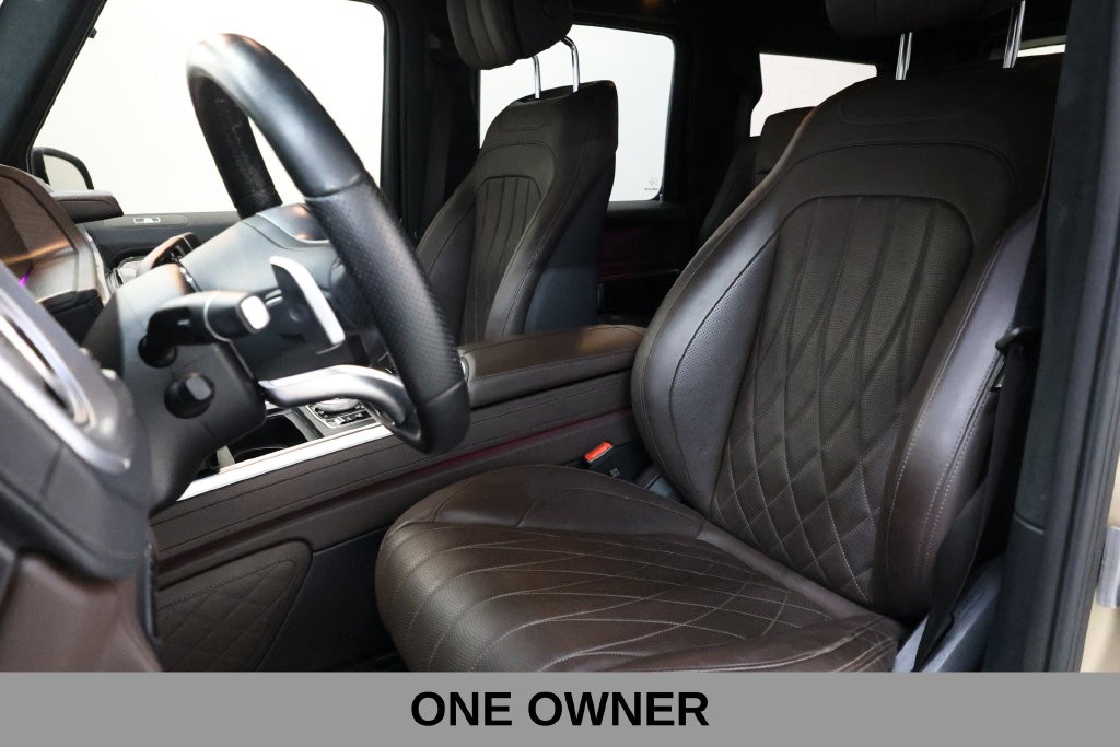 Mercedes-Benz G-Class Vehicle Full-screen Gallery Image 09