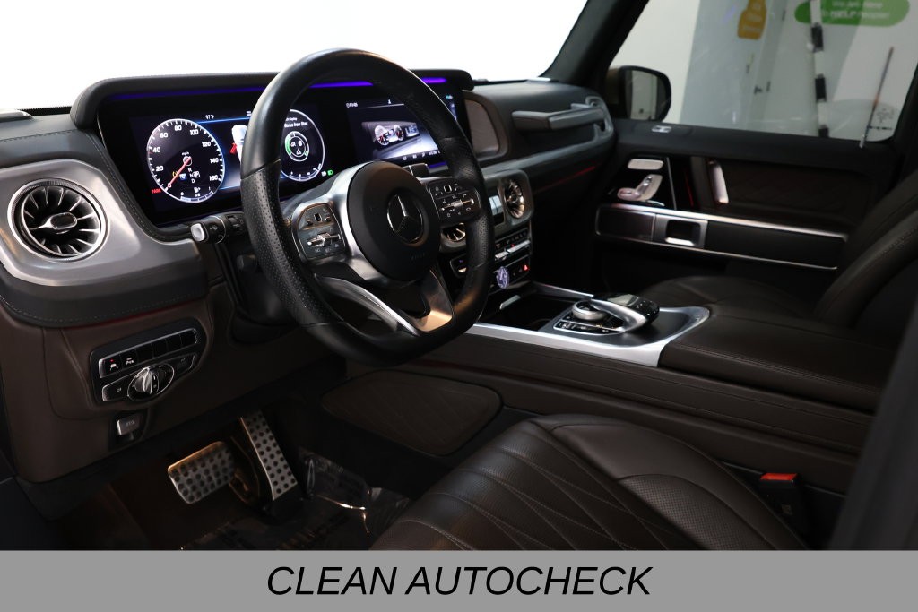 Mercedes-Benz G-Class Vehicle Full-screen Gallery Image 10