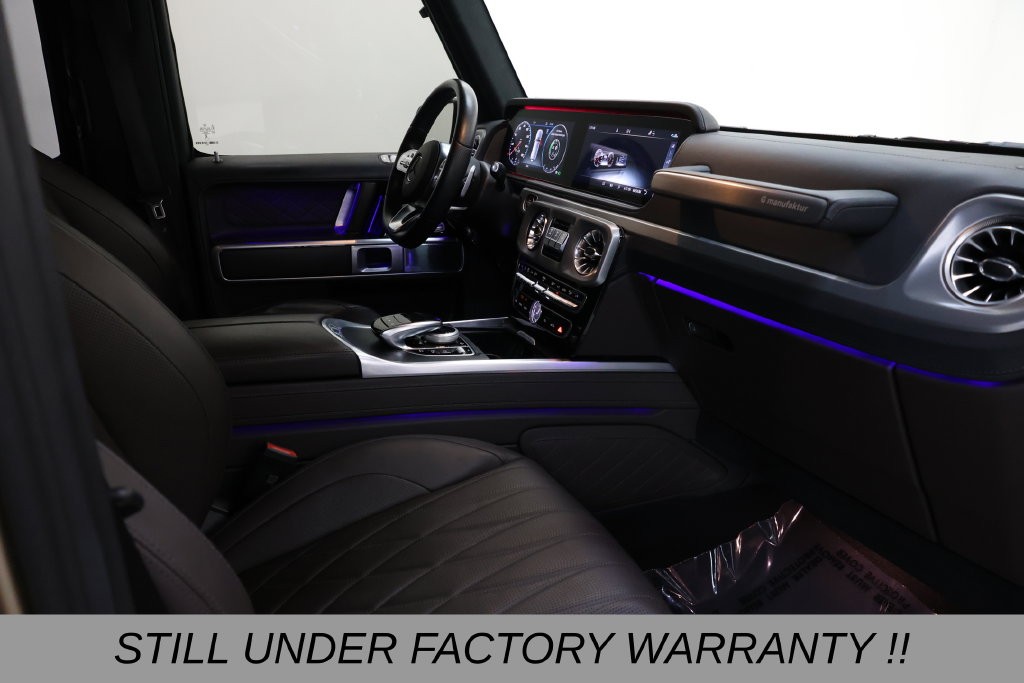 Mercedes-Benz G-Class Vehicle Full-screen Gallery Image 21