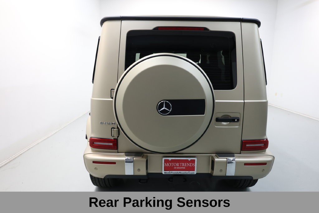Mercedes-Benz G-Class Vehicle Full-screen Gallery Image 30