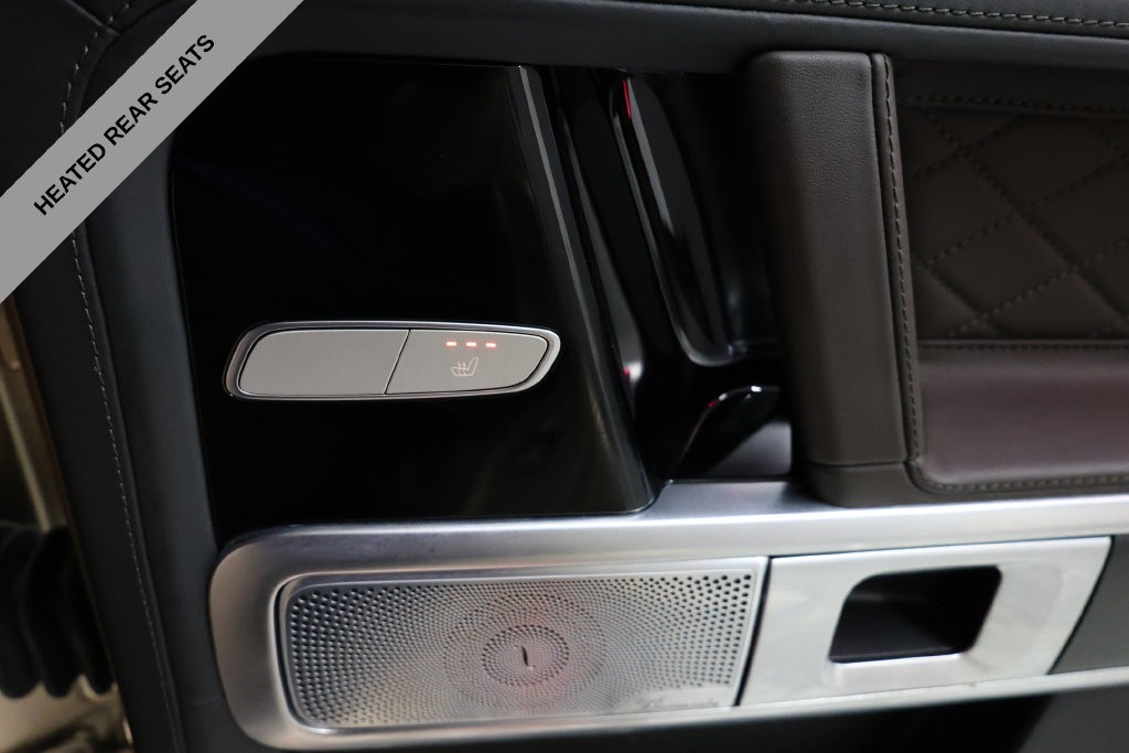 Mercedes-Benz G-Class Vehicle Full-screen Gallery Image 36